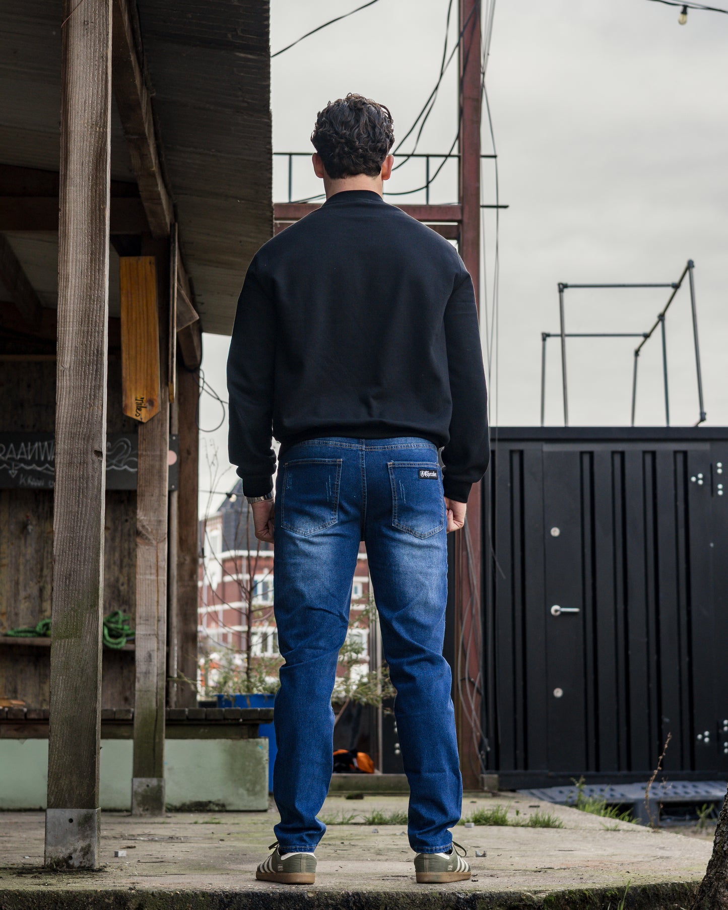 ICON SWEATER ZWART