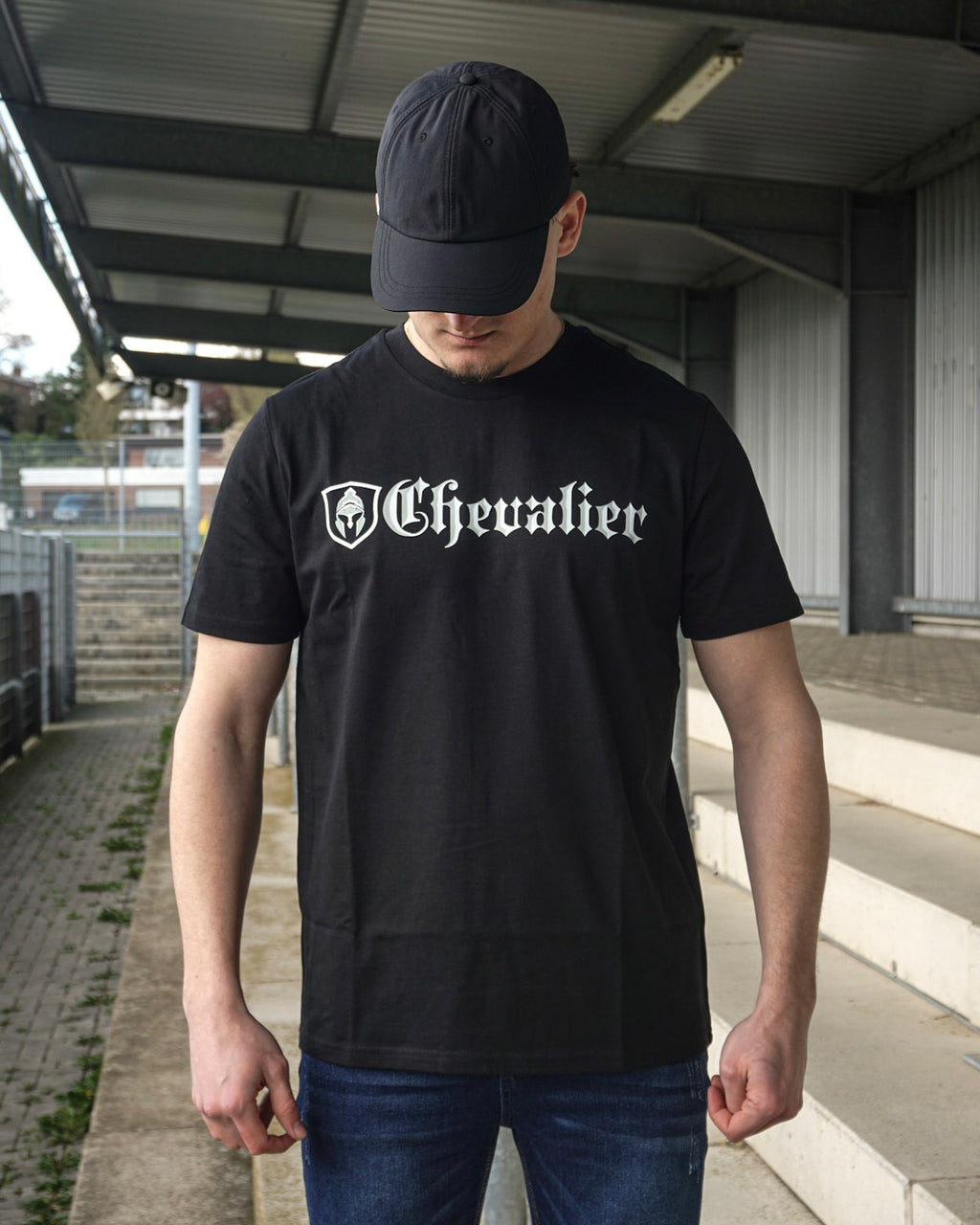 CLASSIC T-SHIRT