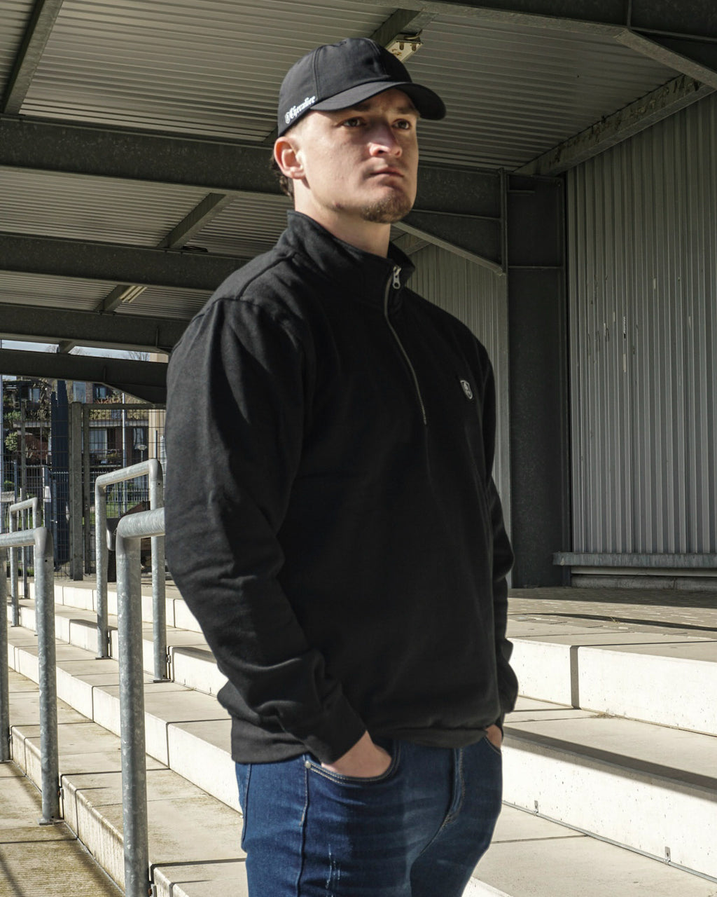 HALF ZIP CLASSIC SWEATER ZWART