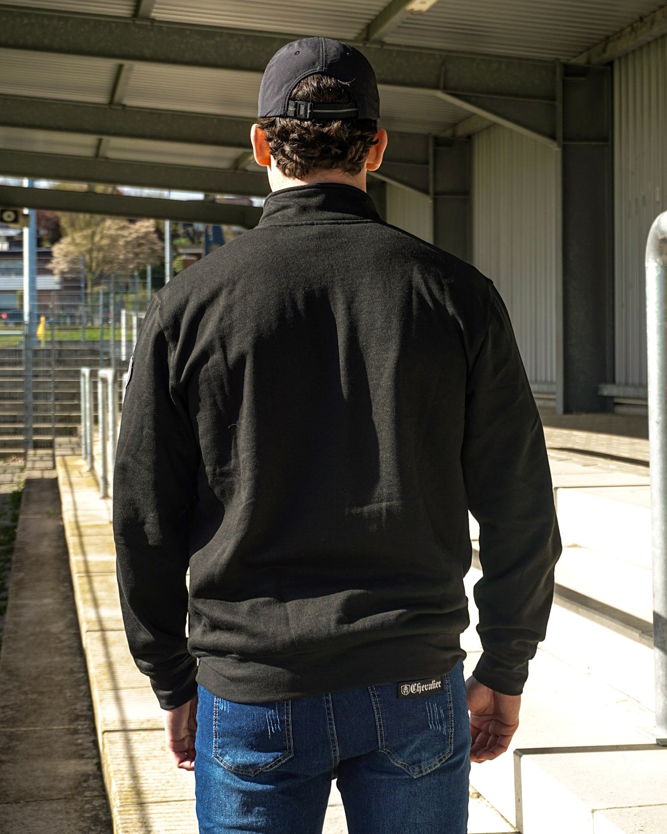 HALF ZIP ICON SWEATER ZWART