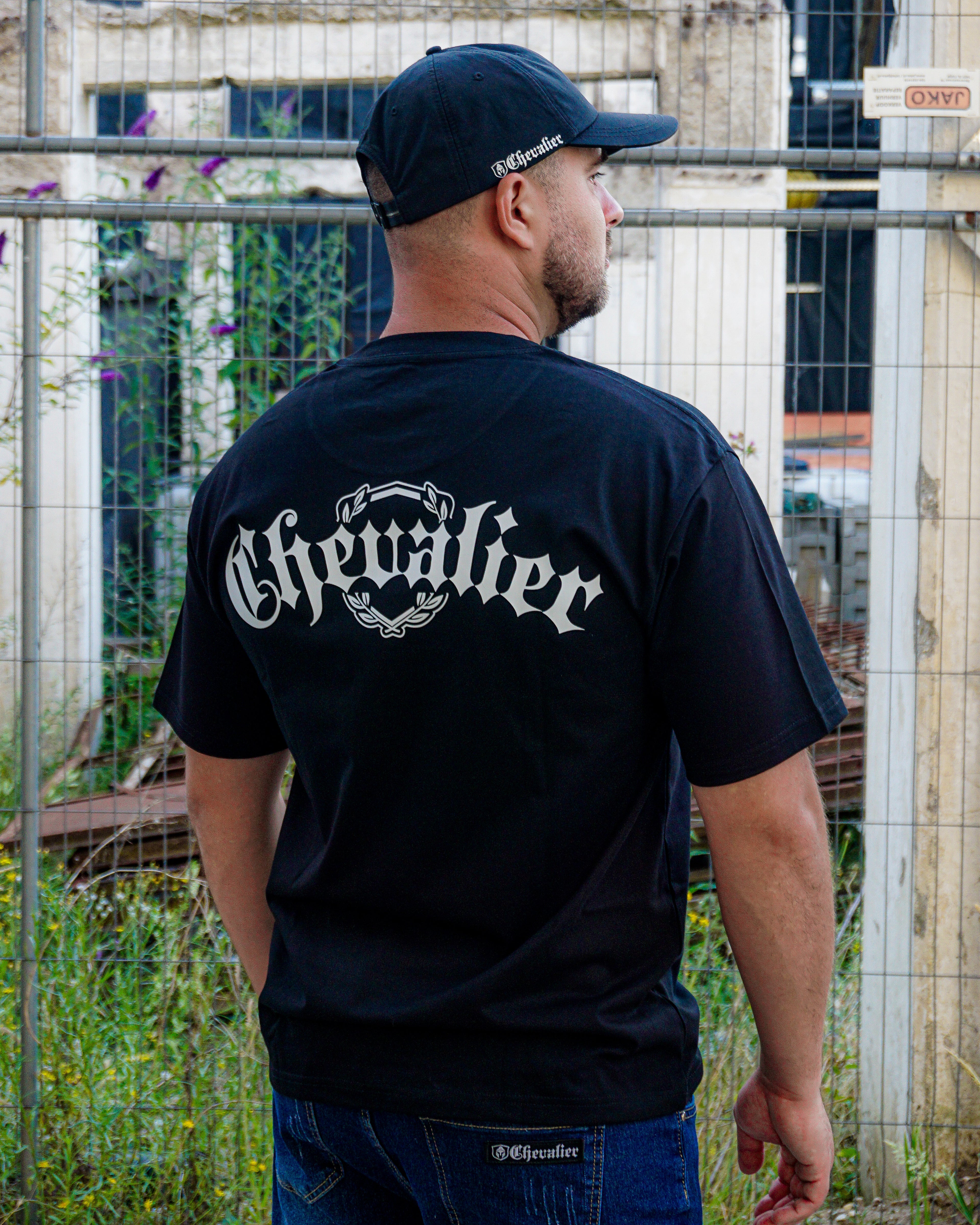 ESSENTIAL T-SHIRT