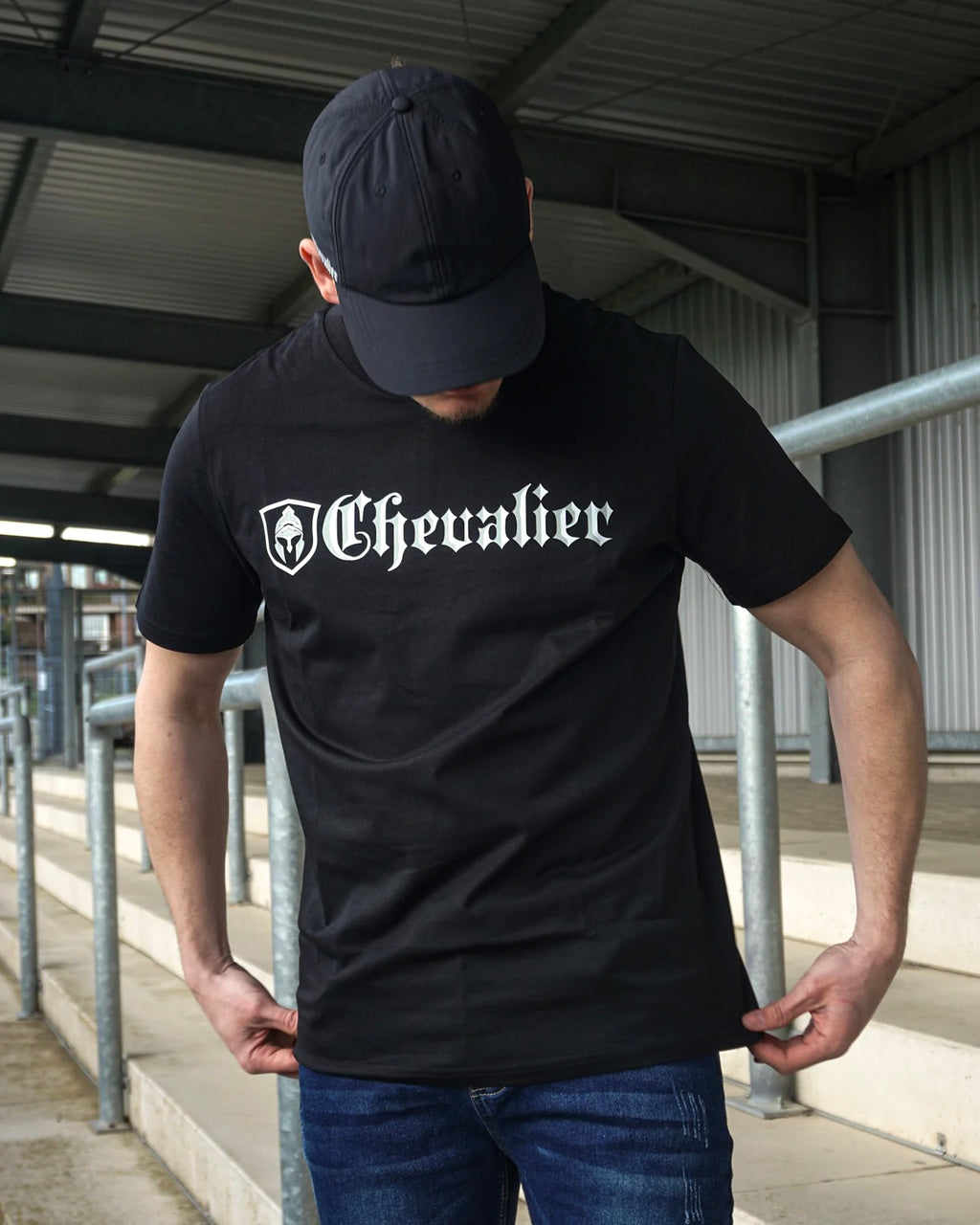 CLASSIC T-SHIRT