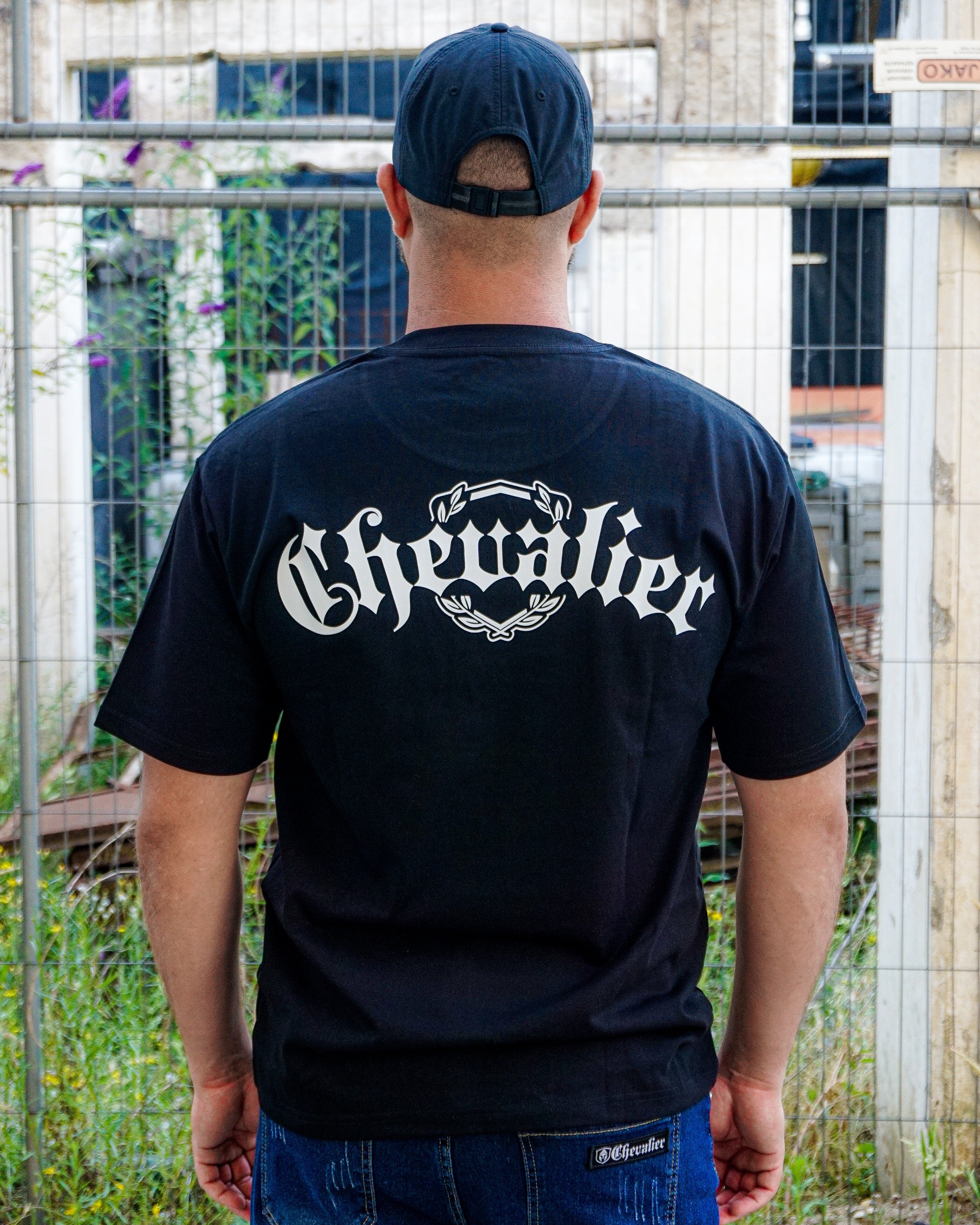 ESSENTIAL T-SHIRT