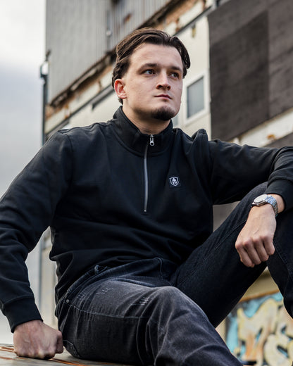 CHEVALIER | SWEATER MIT HALF REISSVERSCHLUSS SCHWARZ