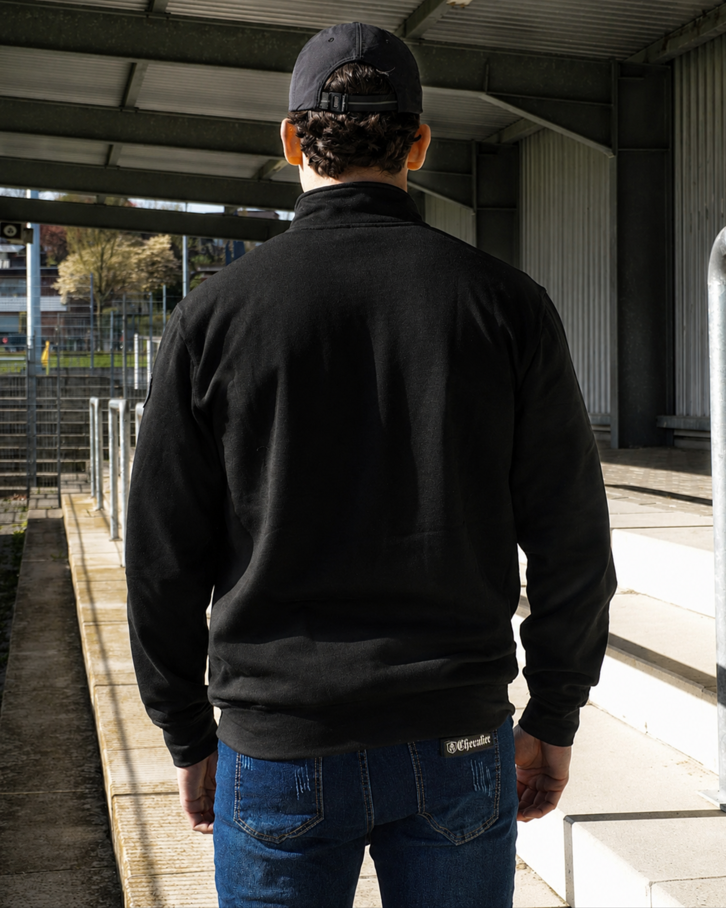 HALF ZIP ICON SWEATER ZWART