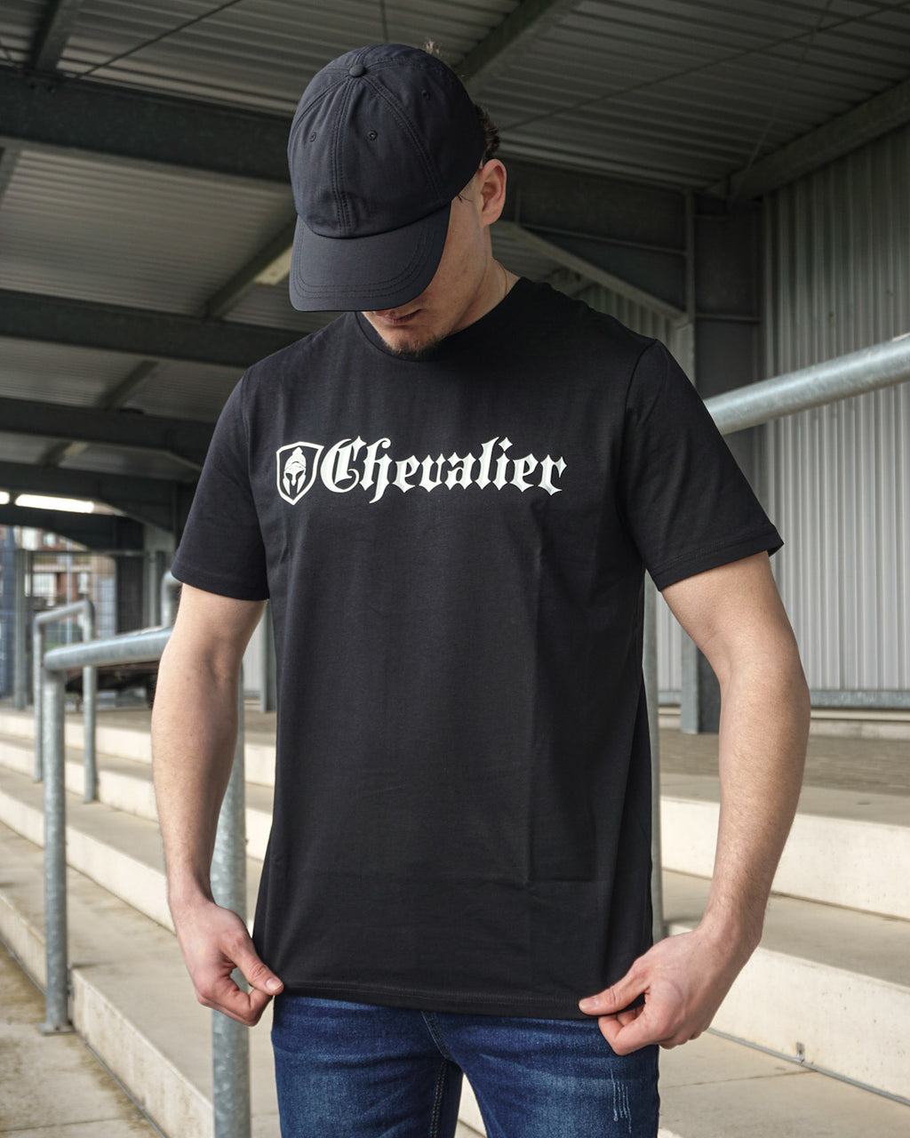 CLASSIC T-SHIRT