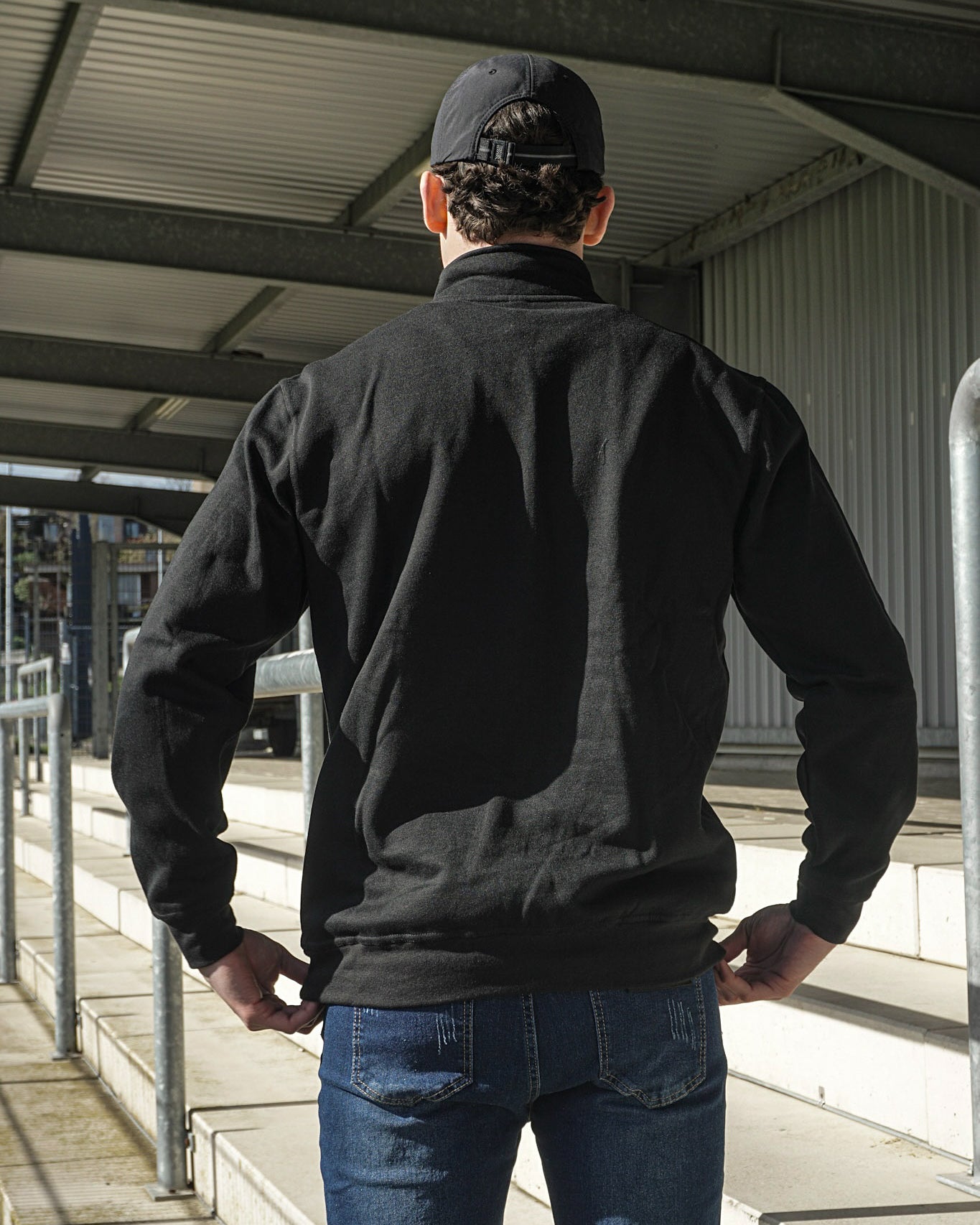 HALF ZIP CLASSIC SWEATER ZWART