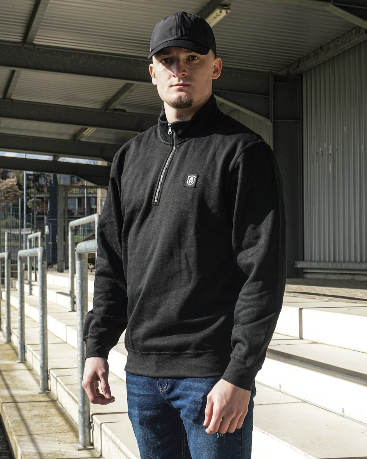 HALF ZIP CLASSIC SWEATER ZWART