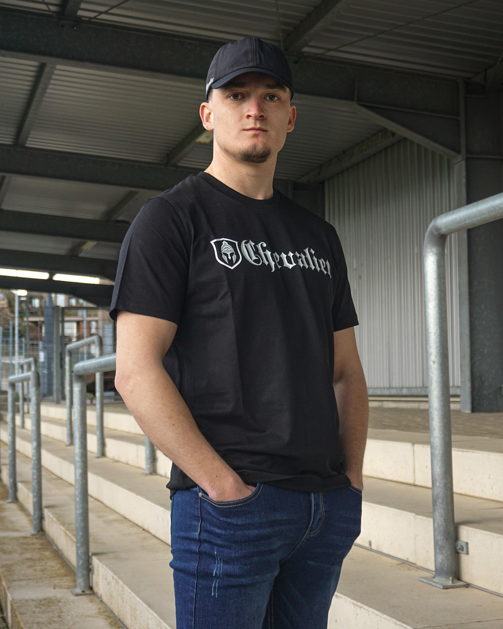 CLASSIC T-SHIRT