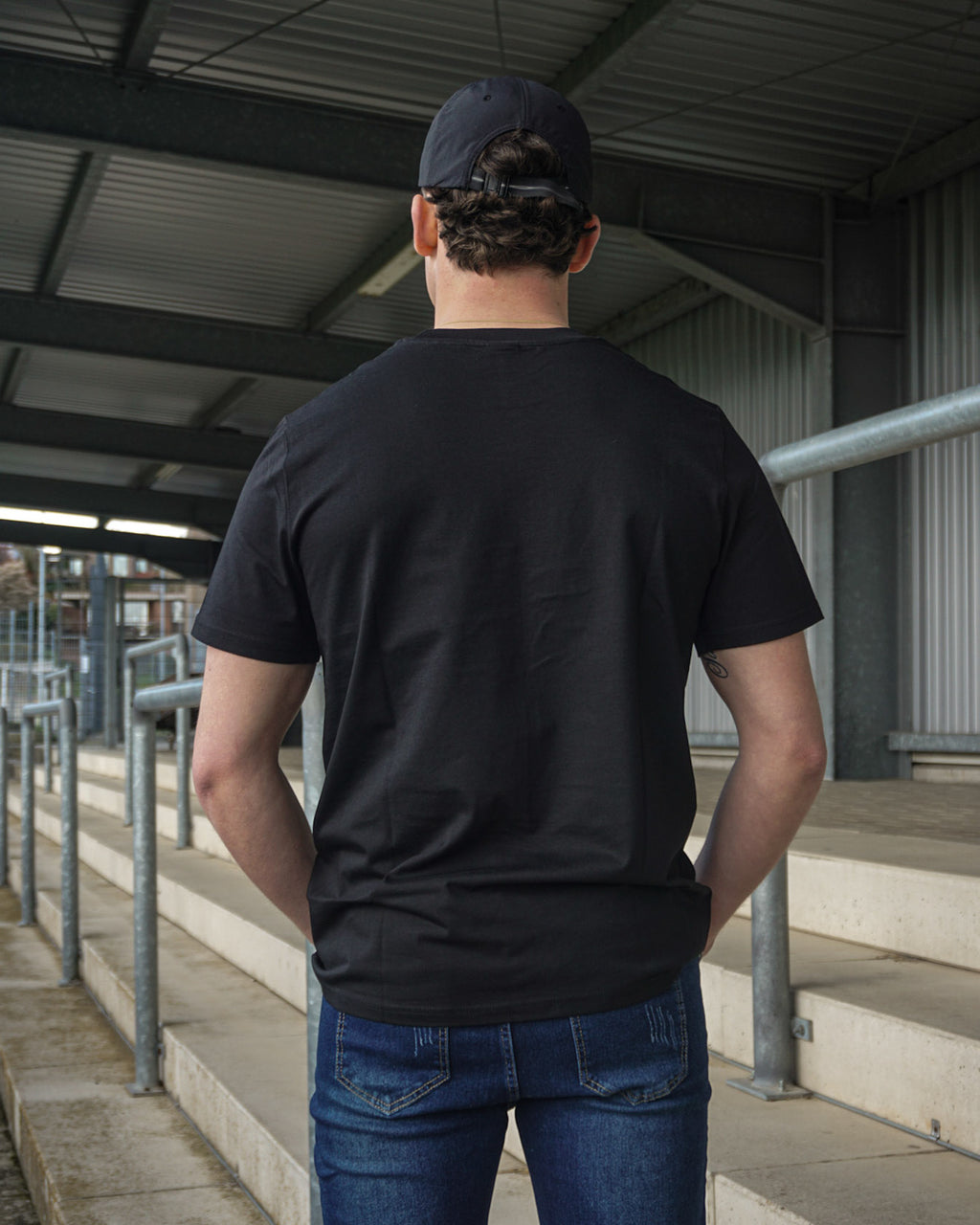 CLASSIC T-SHIRT
