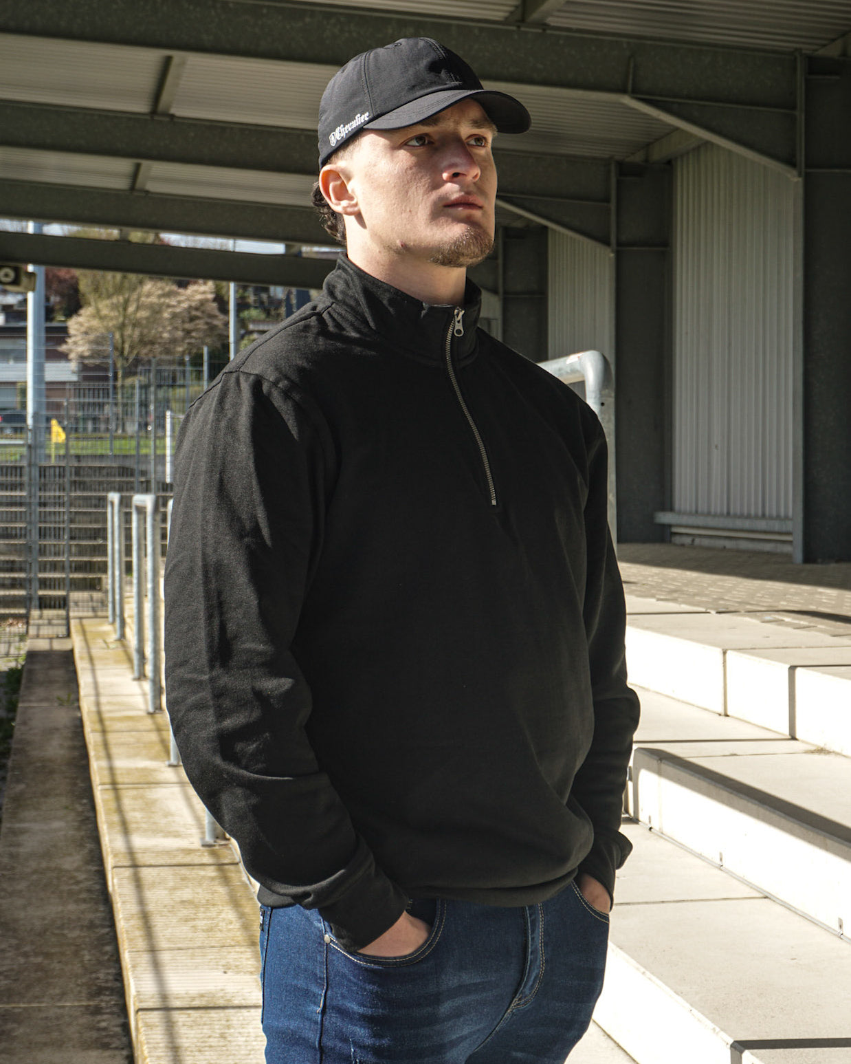 HALF ZIP ICON SWEATER ZWART