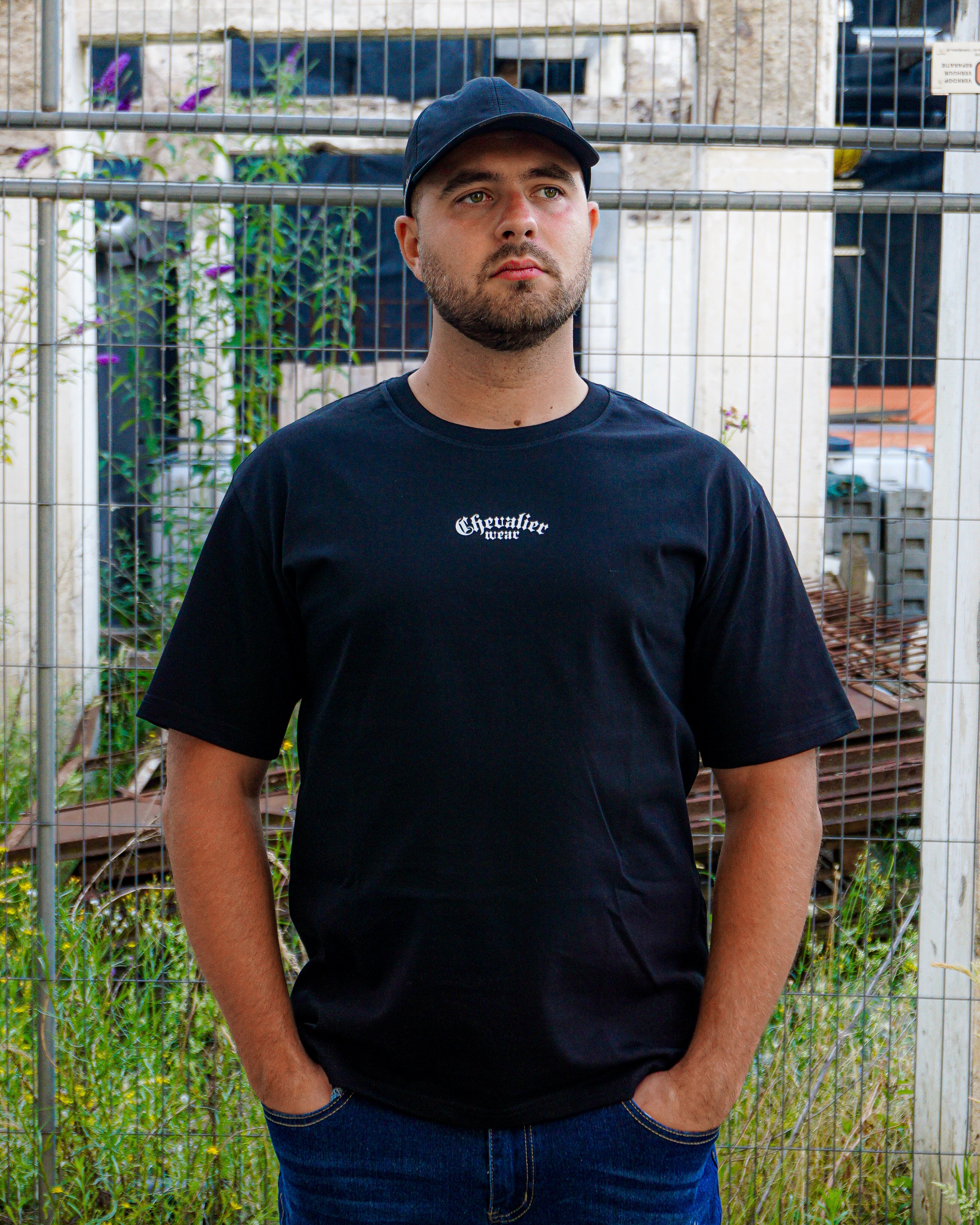 ESSENTIAL T-SHIRT