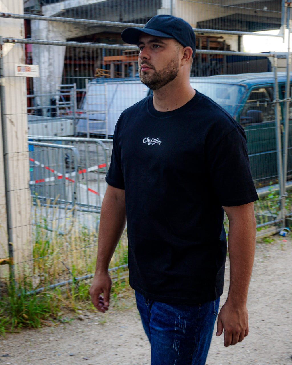 ESSENTIAL T-SHIRT