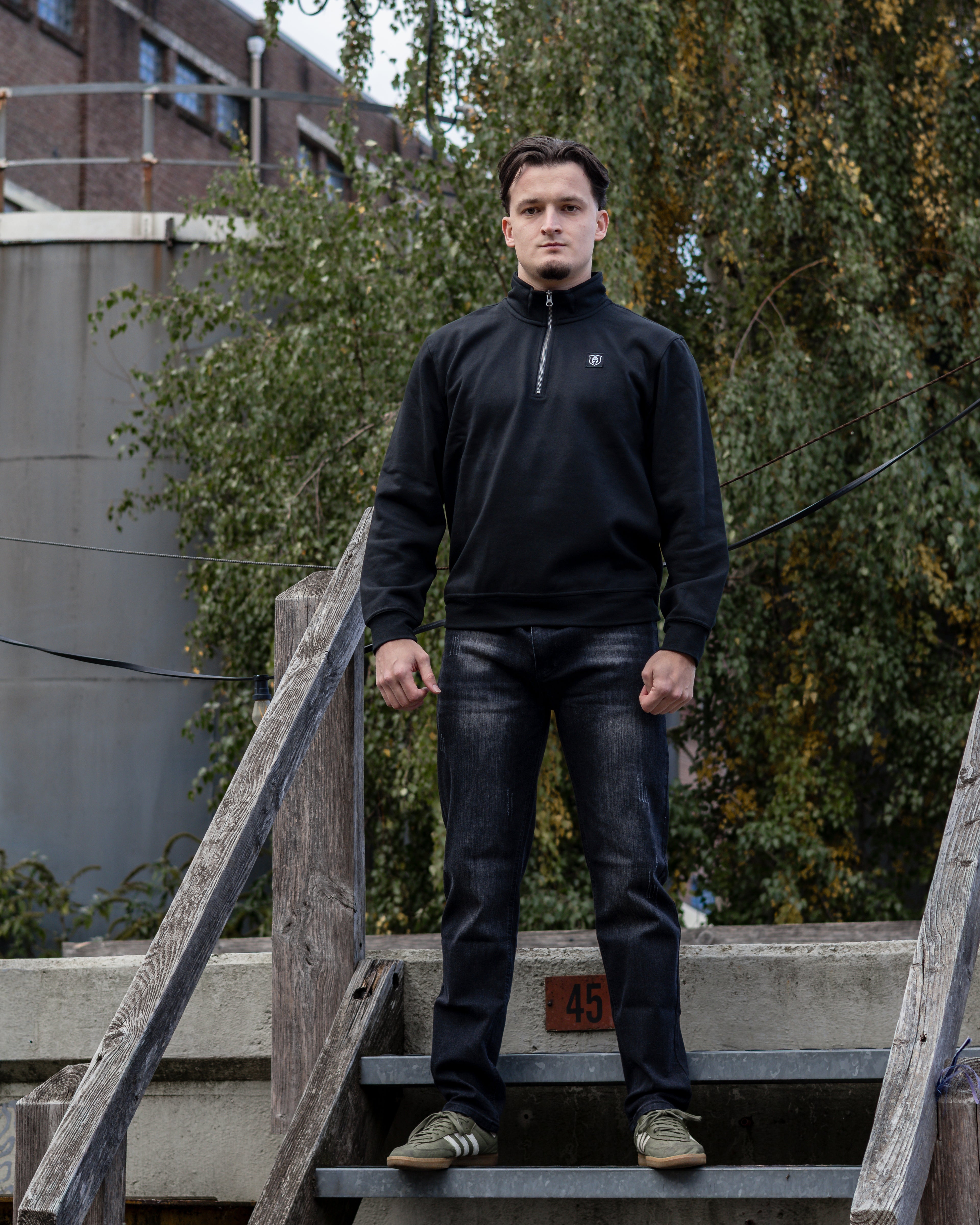 HALF ZIP CLASSIC SWEATER ZWART