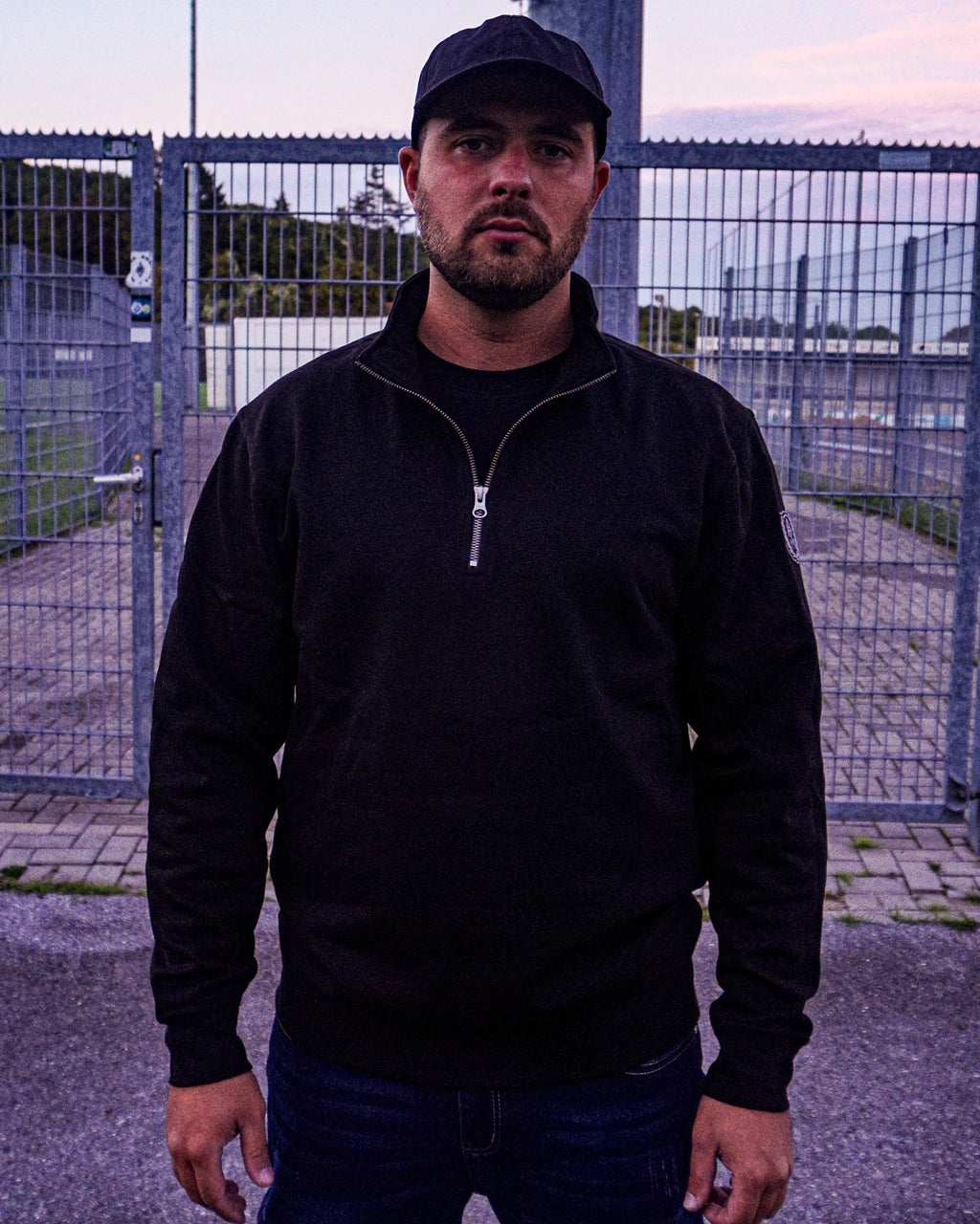 ICON HALF ZIP SWEATER