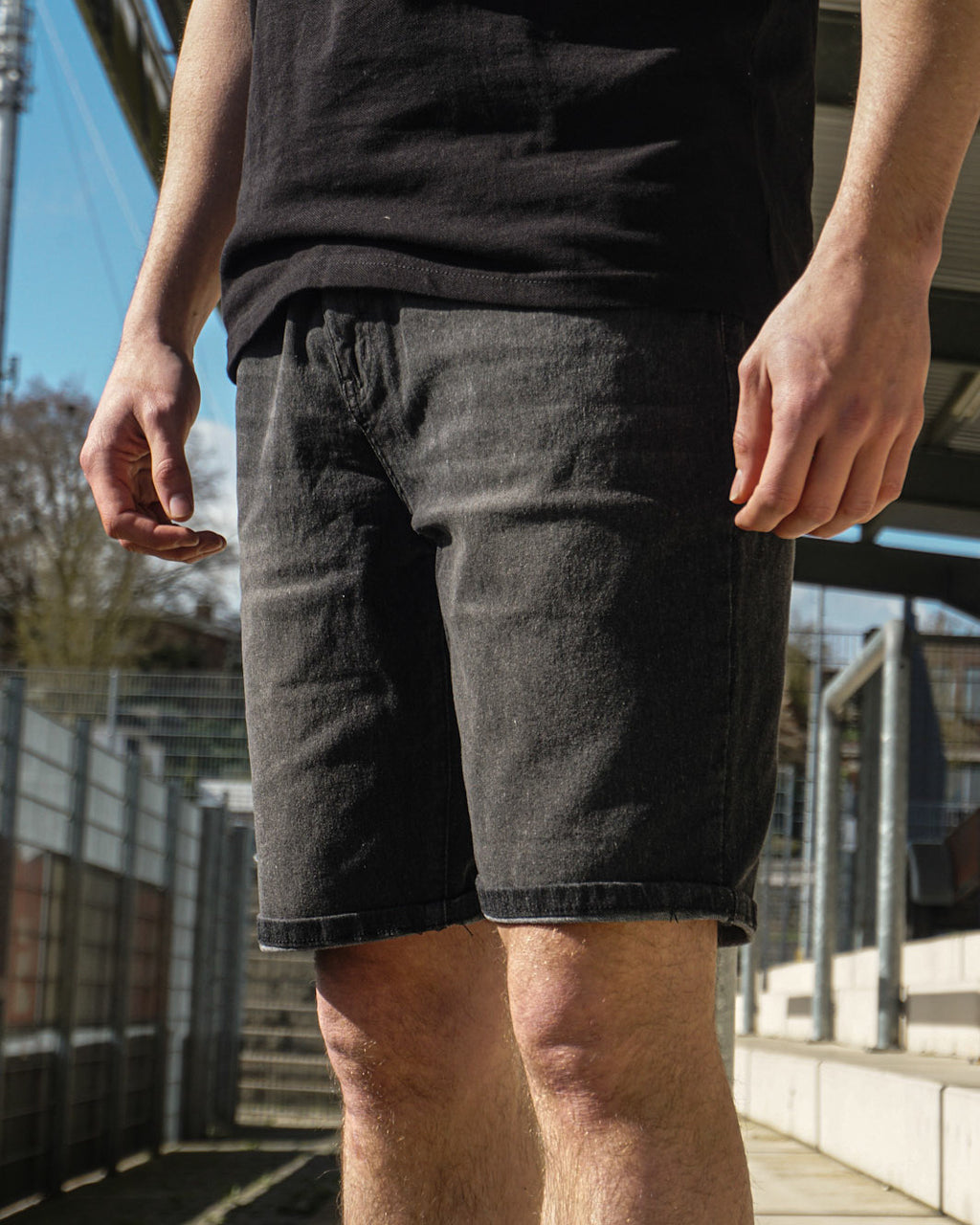 DENIM SHORTS ZWART