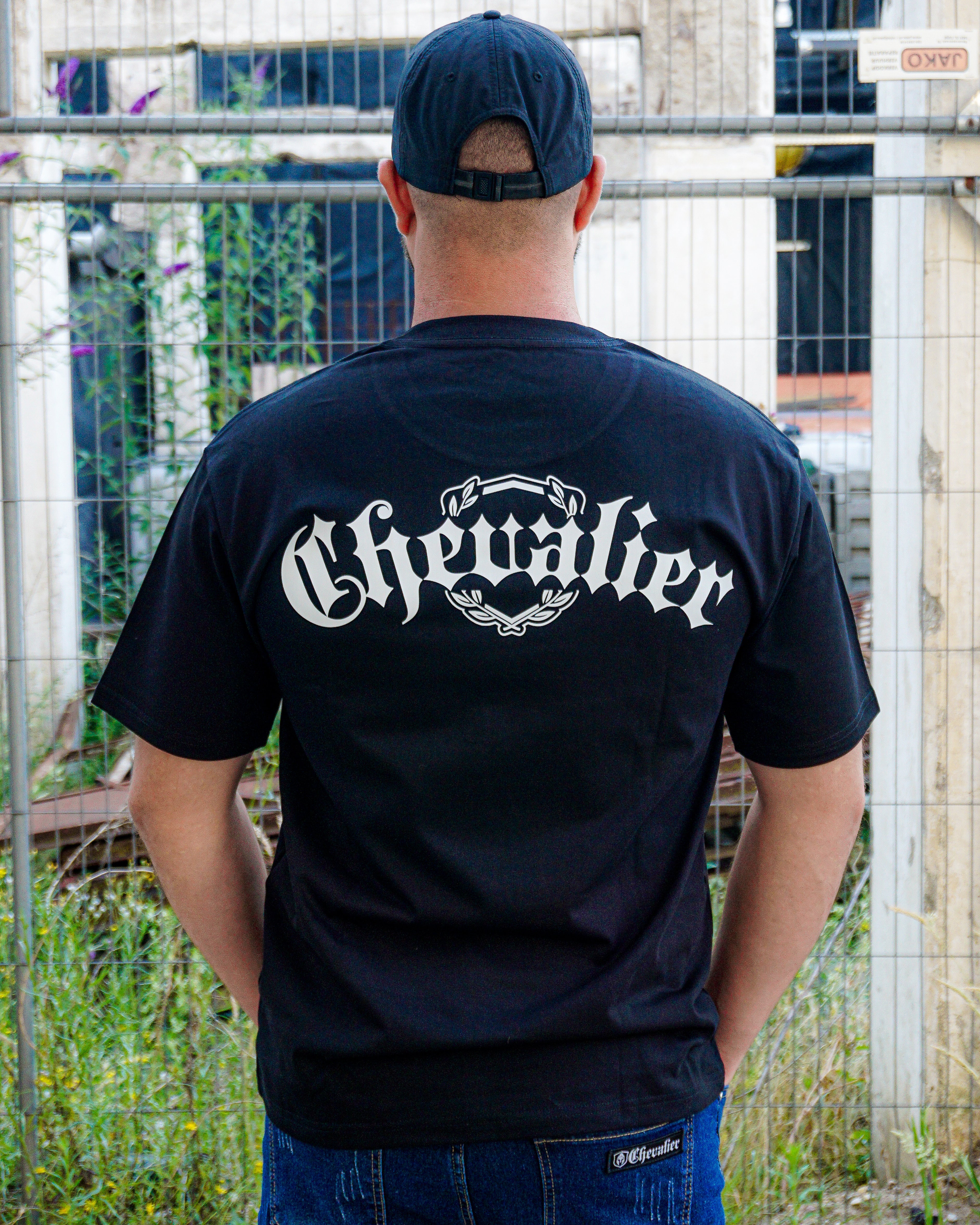 ESSENTIAL T-SHIRT