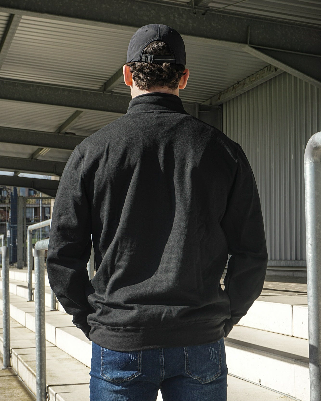 HALF ZIP CLASSIC SWEATER ZWART