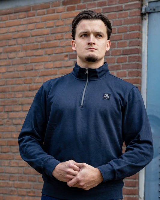 BALD ERHÄLTLICH - CHEVALIER | SWEATER MIT HALF REISSVERSCHLUSS DUNKELBLAU